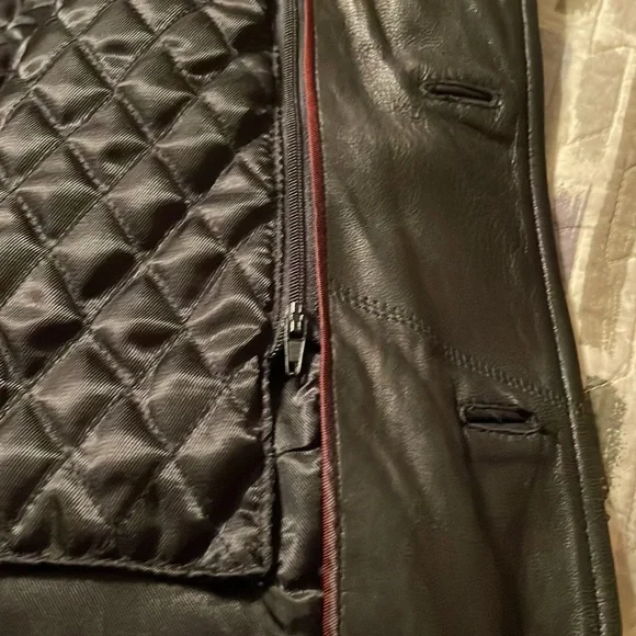 Leather coat with removable quilt liner